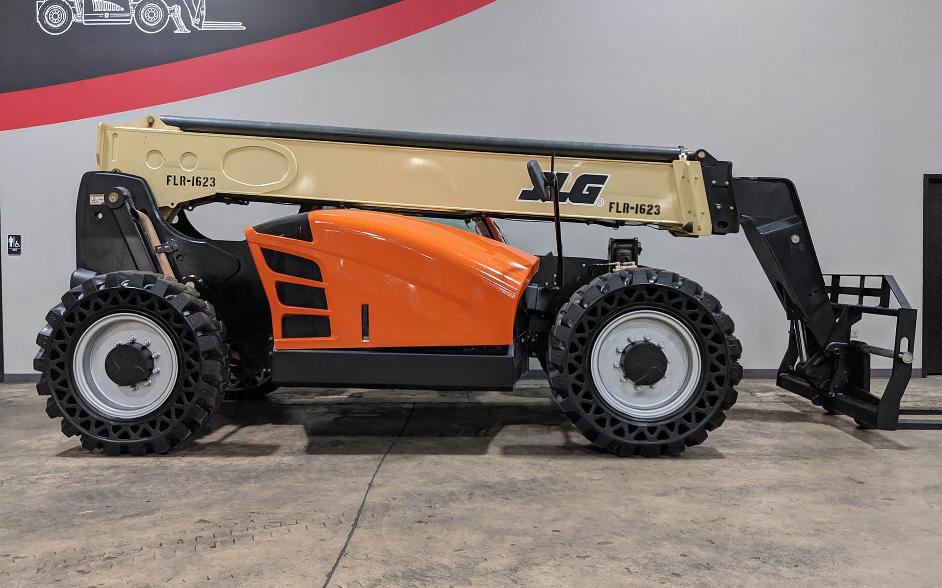 Used 2016 JLG 943  | Cary, IL