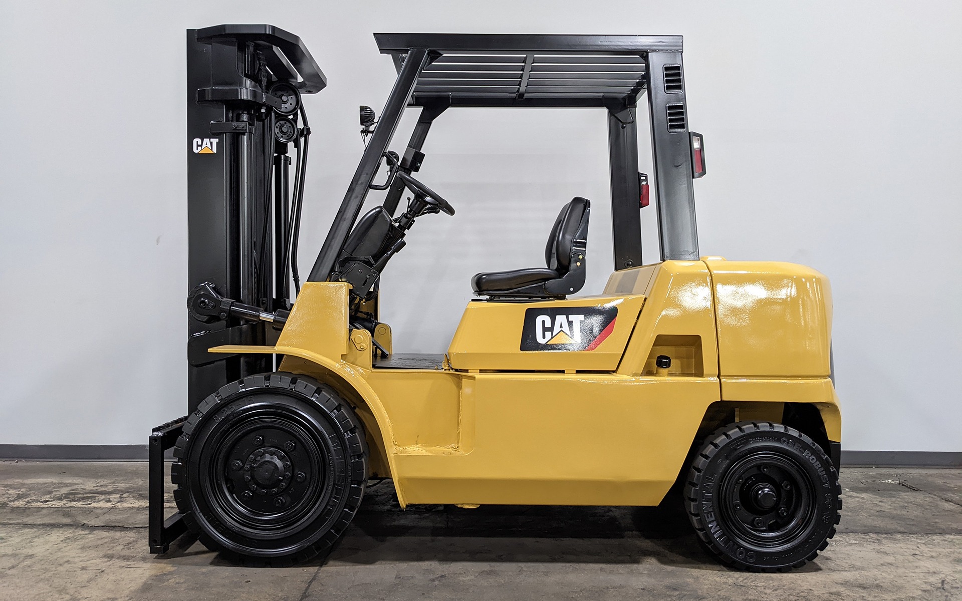 Used 2004 CATERPILLAR DP40K  | Cary, IL