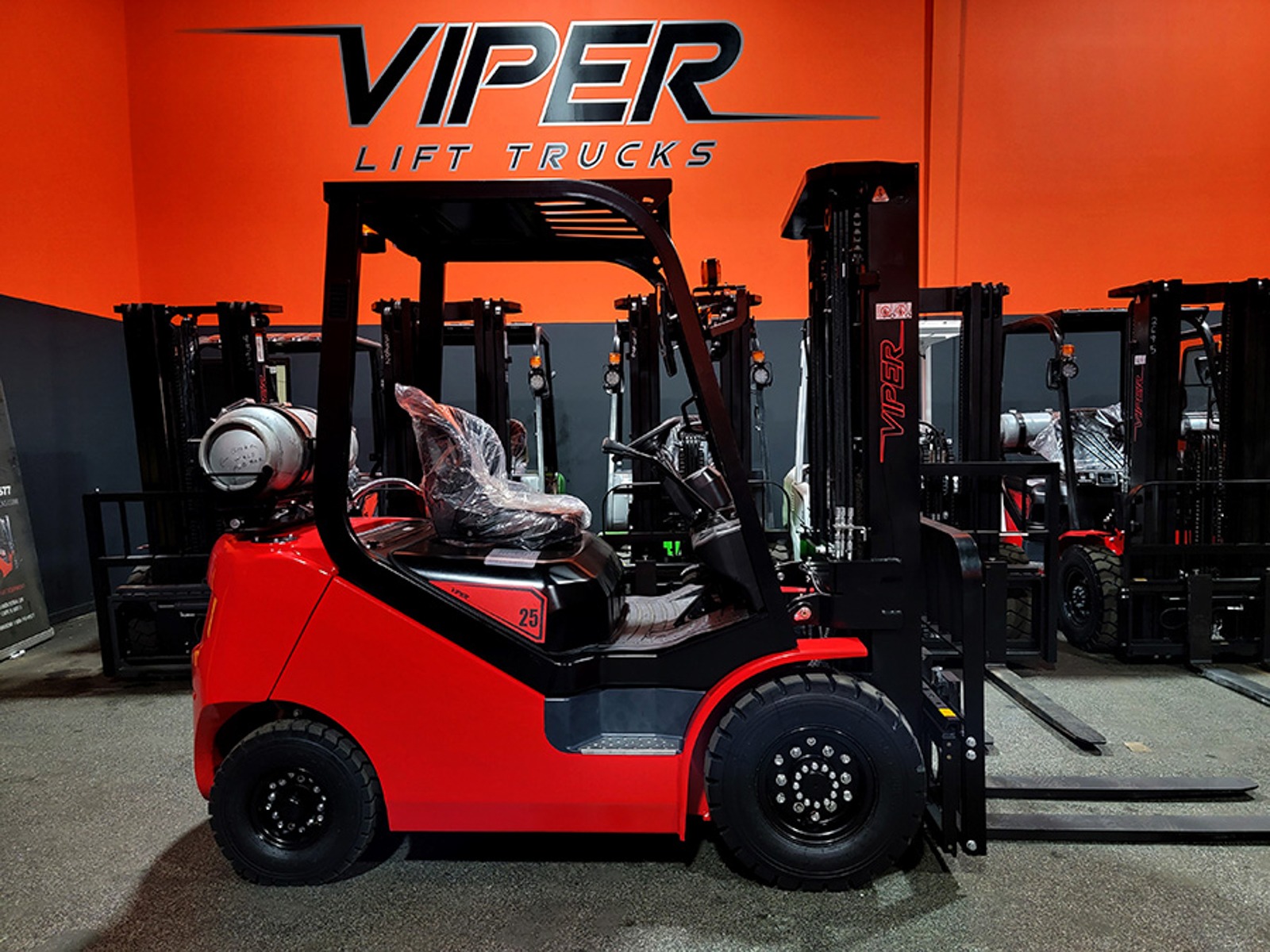 Used 2024 VIPER FY25T-RED  | Cary, IL